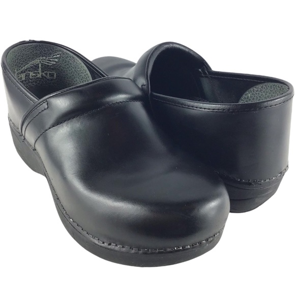 Dansko Shoes - 💙 DANSKO XP 2.0 Clog